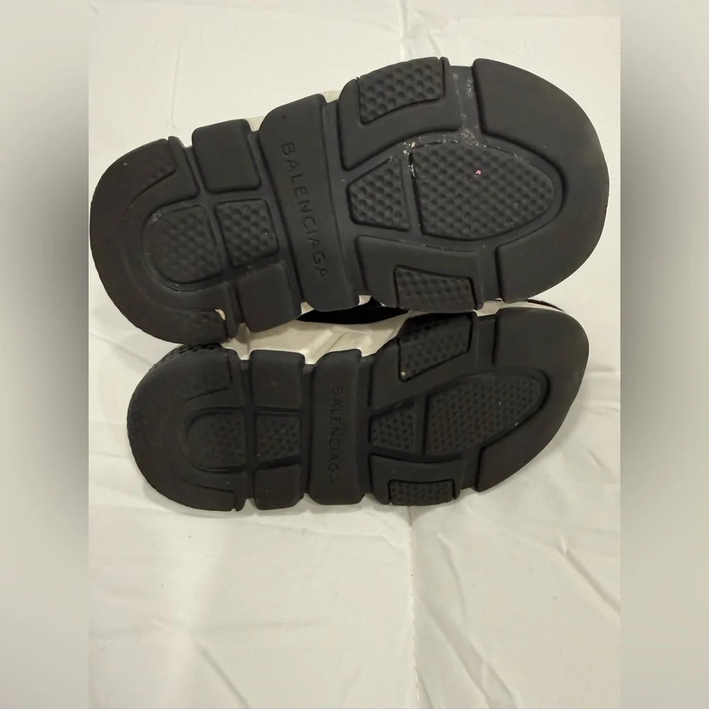 Balenciaga Black and White Knit Sneakers - Picture 4 of 5